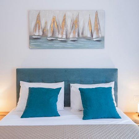 Villa Ami, Roda, Corfu: 10 Guests, Heated Pool, Private Mini Golf, Pool Table & More!! Bagian luar foto