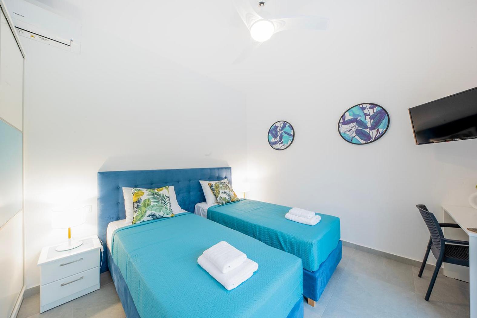 Villa Ami, Roda, Corfu: 10 Guests, Heated Pool, Private Mini Golf, Pool Table & More!! Bagian luar foto