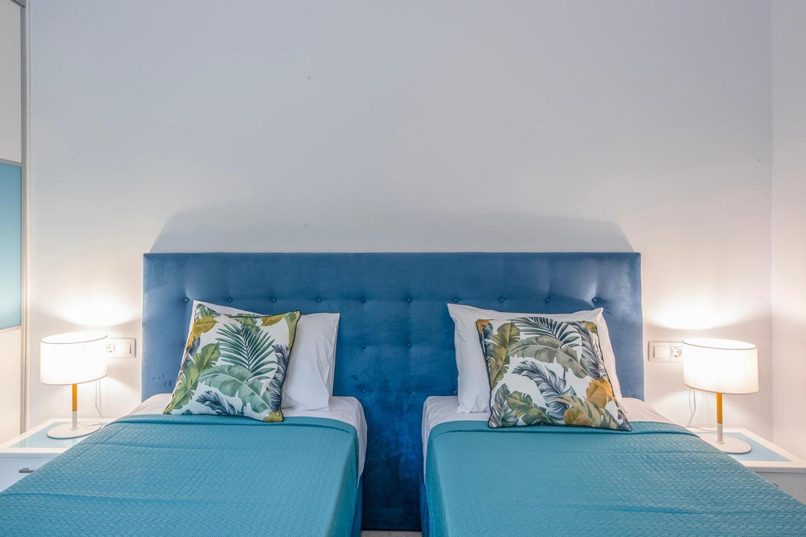 Villa Ami, Roda, Corfu: 10 Guests, Heated Pool, Private Mini Golf, Pool Table & More!! Bagian luar foto