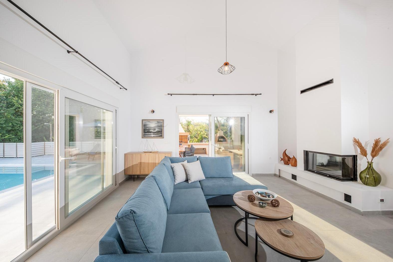 Villa Ami, Roda, Corfu: 10 Guests, Heated Pool, Private Mini Golf, Pool Table & More!! Bagian luar foto
