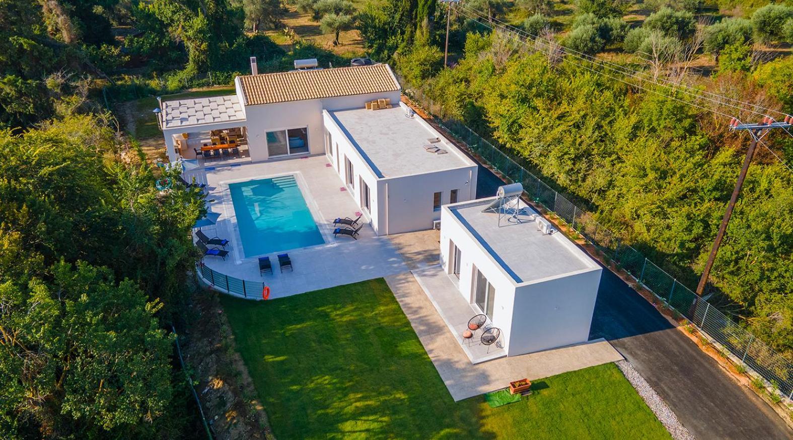 Villa Ami, Roda, Corfu: 10 Guests, Heated Pool, Private Mini Golf, Pool Table & More!! Bagian luar foto