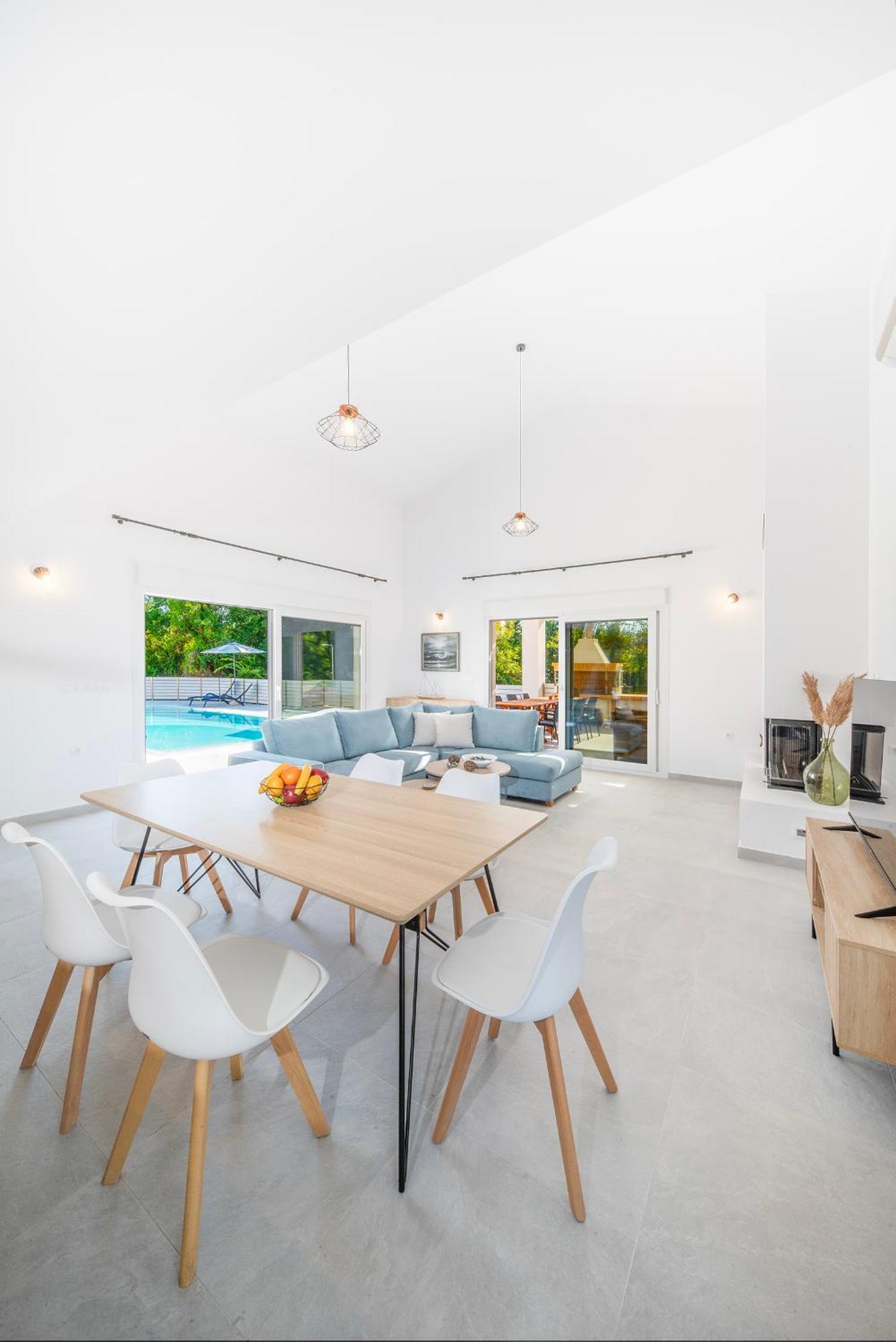 Villa Ami, Roda, Corfu: 10 Guests, Heated Pool, Private Mini Golf, Pool Table & More!! Bagian luar foto