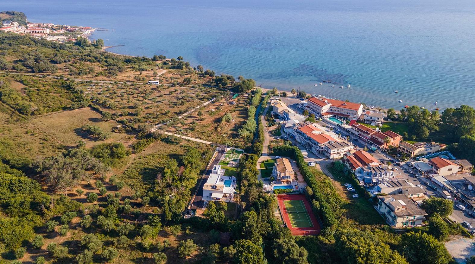 Villa Ami, Roda, Corfu: 10 Guests, Heated Pool, Private Mini Golf, Pool Table & More!! Bagian luar foto