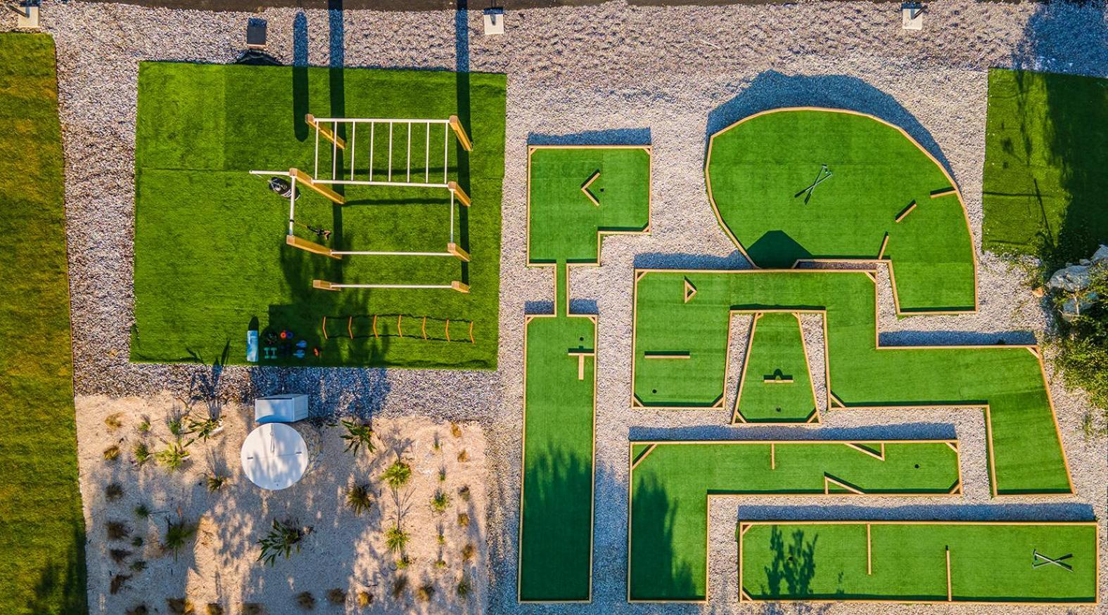Villa Ami, Roda, Corfu: 10 Guests, Heated Pool, Private Mini Golf, Pool Table & More!! Bagian luar foto